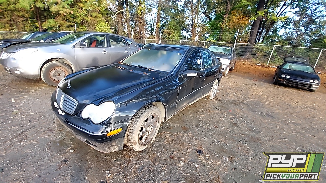 2003 MERCEDES-BENZ C320 partes disponibles