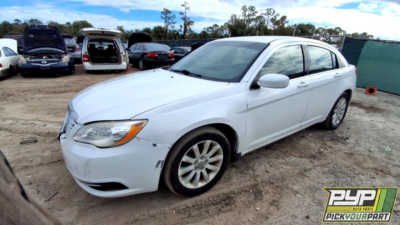 2014 CHRYSLER 200 partes disponibles