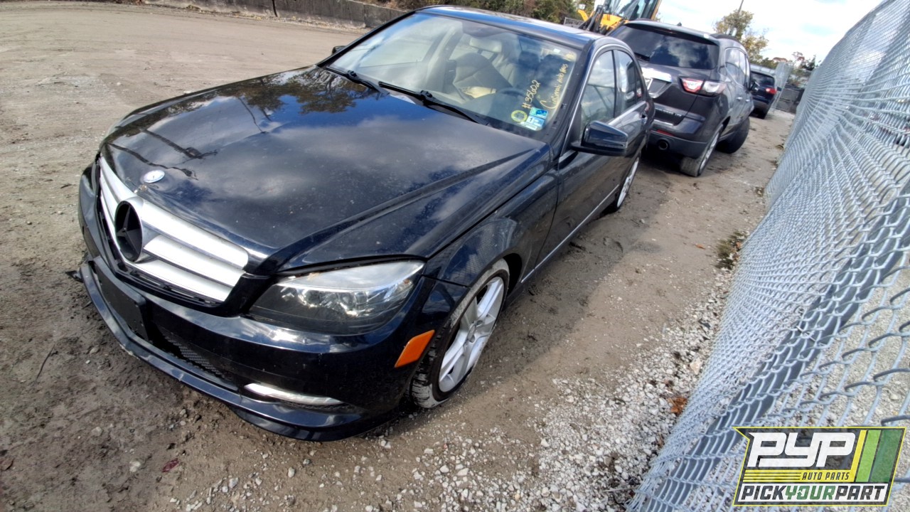 2011 MERCEDES-BENZ C300 partes disponibles