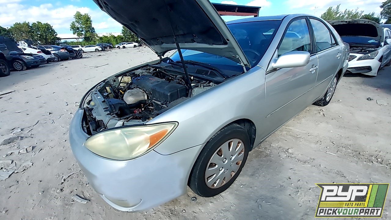 2004 TOYOTA CAMRY partes disponibles