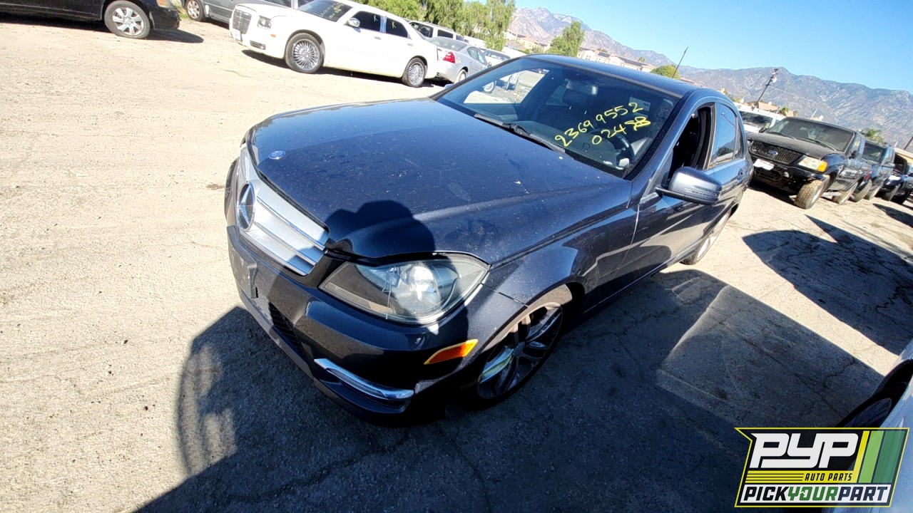 2013 MERCEDES-BENZ C250 partes disponibles