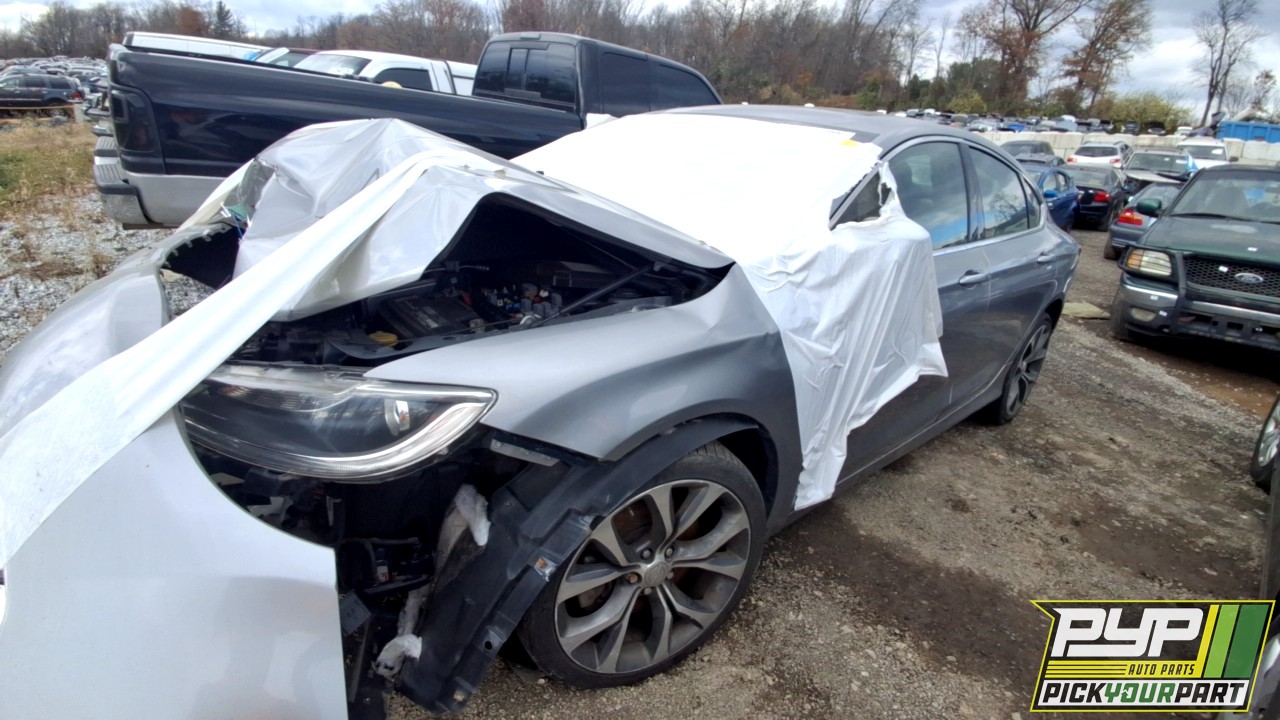 2015 CHRYSLER 200 partes disponibles