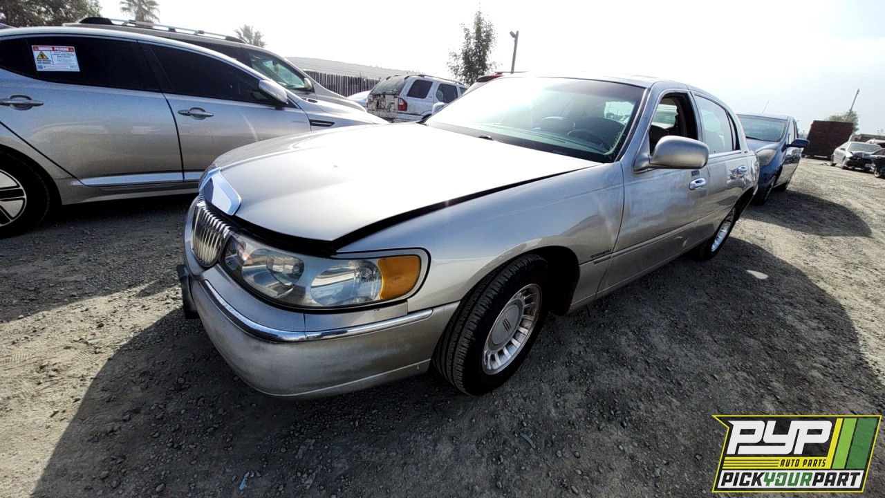 2000 LINCOLN TOWN CAR partes disponibles