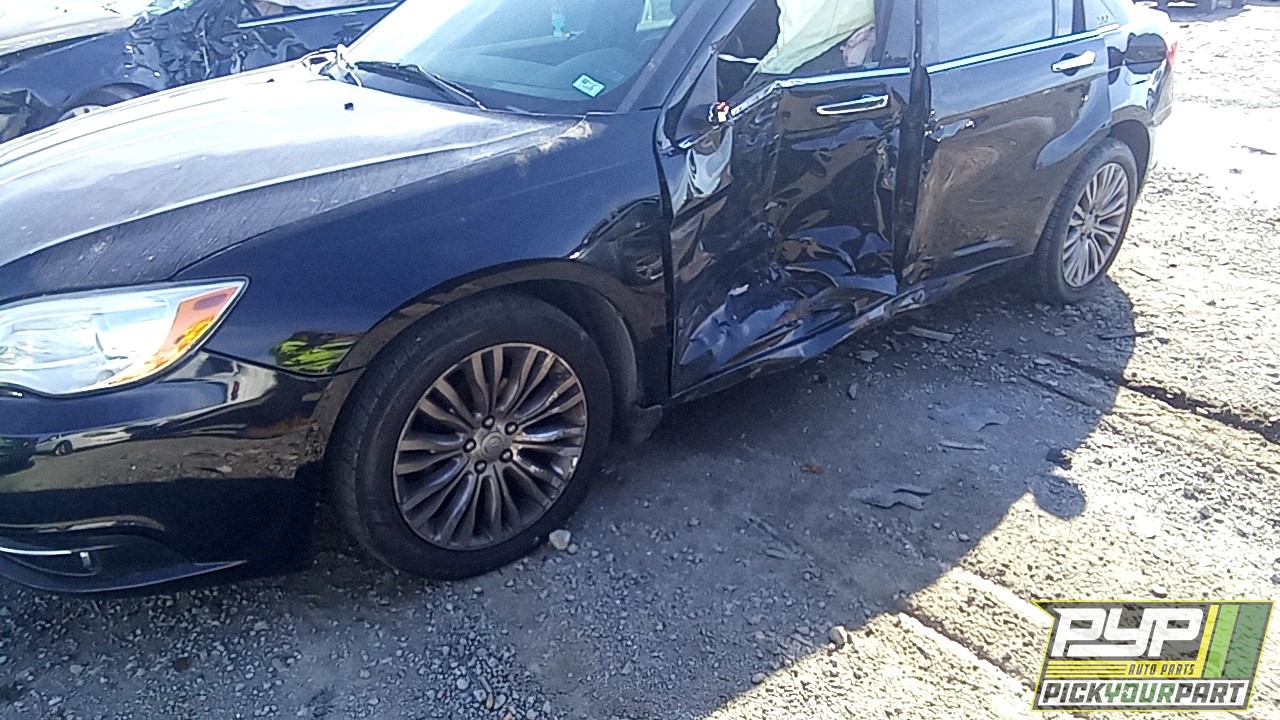 2012 CHRYSLER 200 partes disponibles