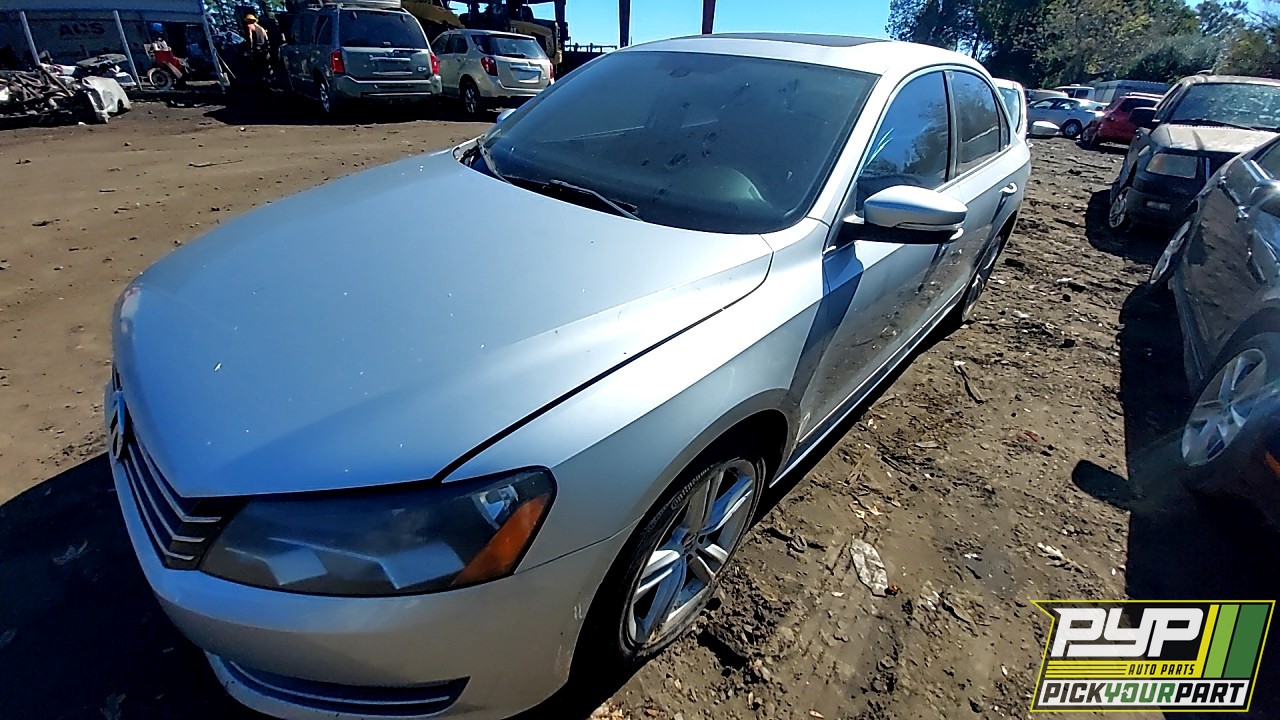 2013 VOLKSWAGEN PASSAT partes disponibles