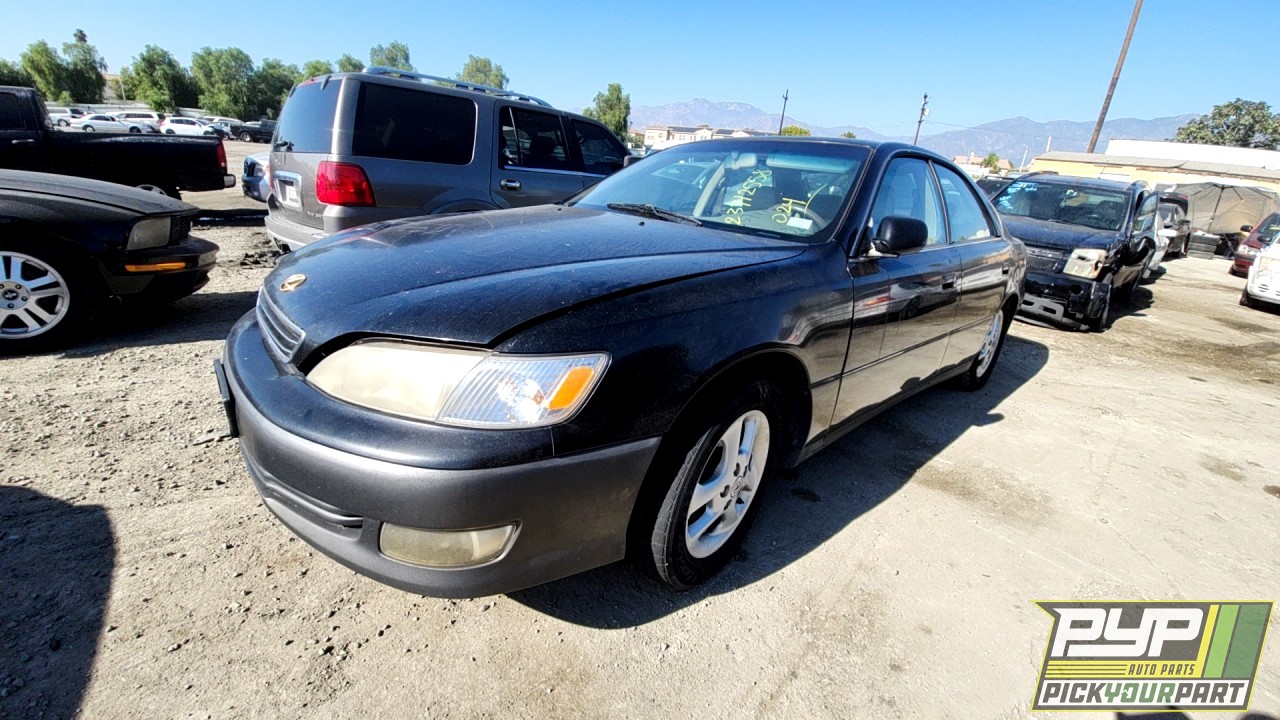 2000 LEXUS ES300 available for parts
