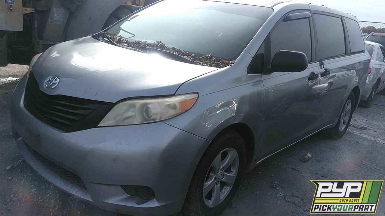 2011 TOYOTA SIENNA partes disponibles