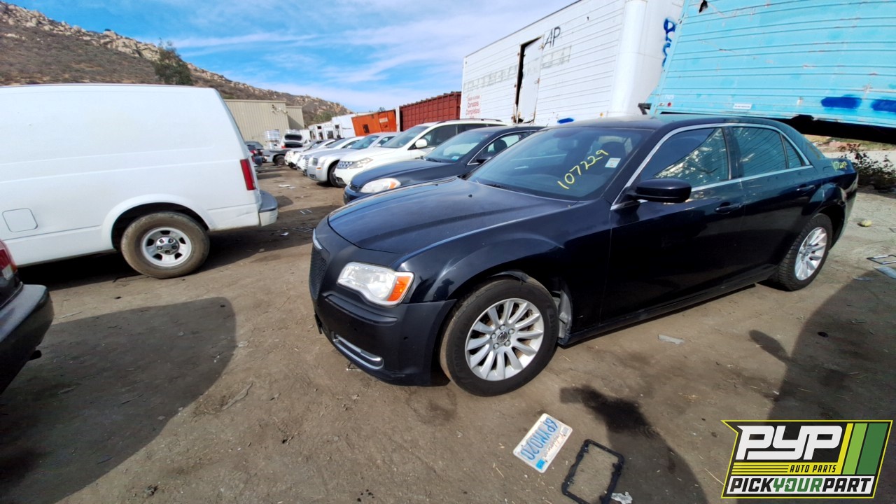 2012 CHRYSLER 300 partes disponibles