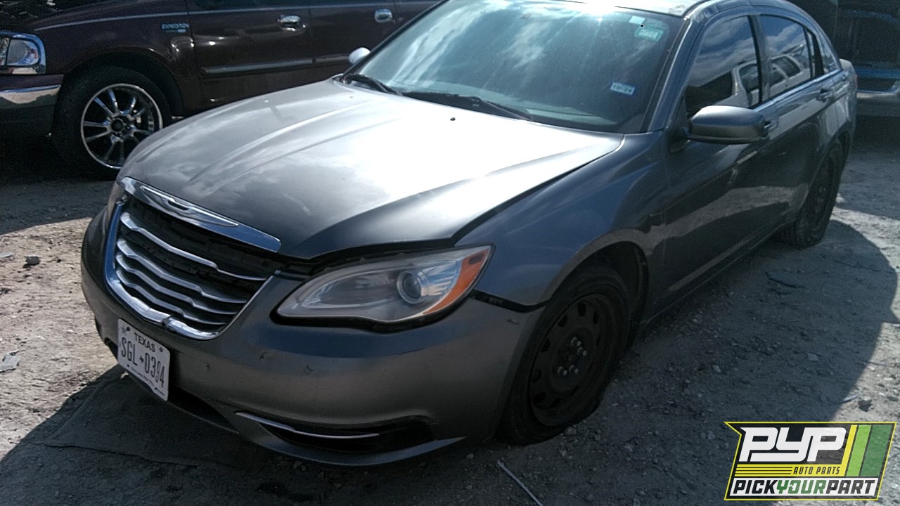 2013 CHRYSLER 200 partes disponibles