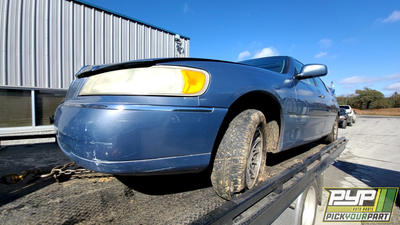 2000 LINCOLN TOWN CAR available for parts
