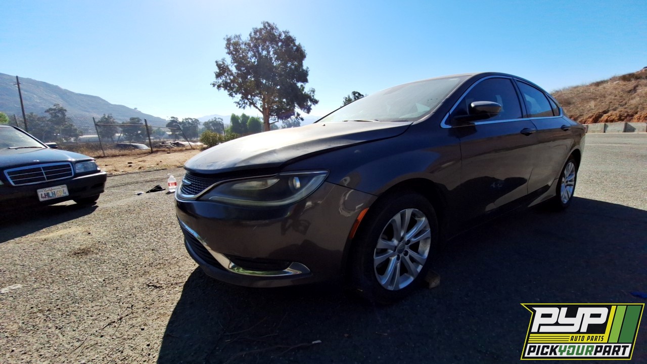 2015 CHRYSLER 200 partes disponibles