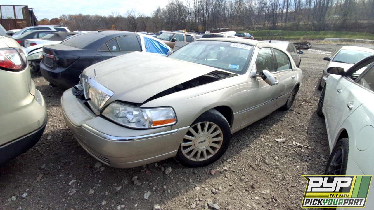 2004 LINCOLN TOWN CAR available for parts