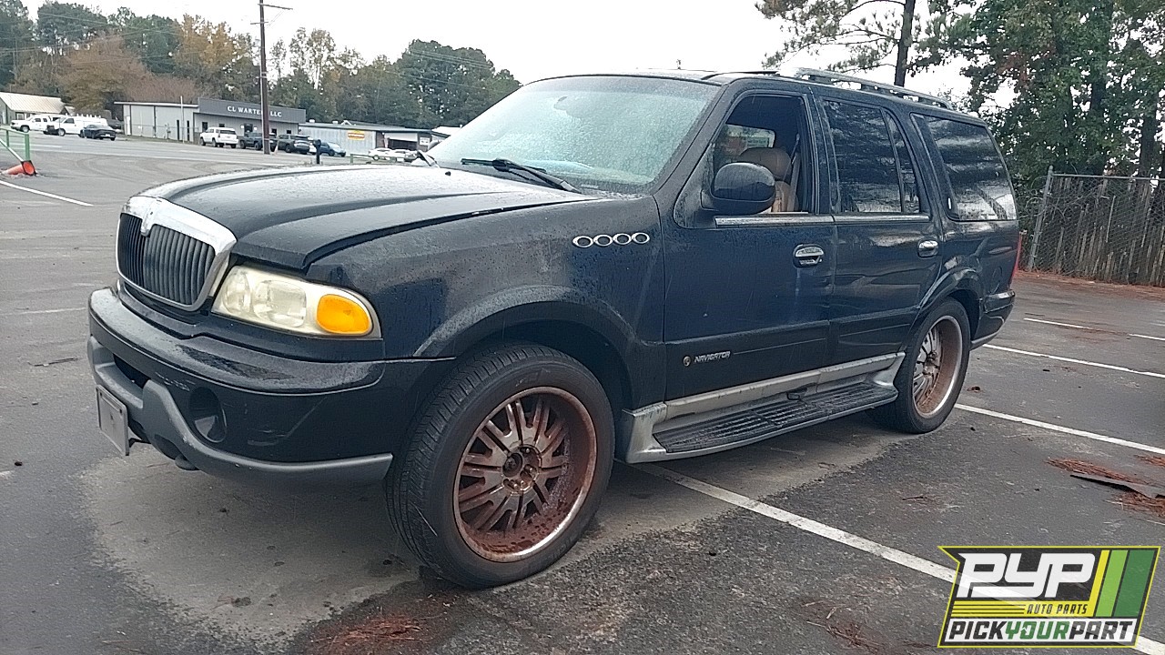 2000 LINCOLN NAVIGATOR available for parts