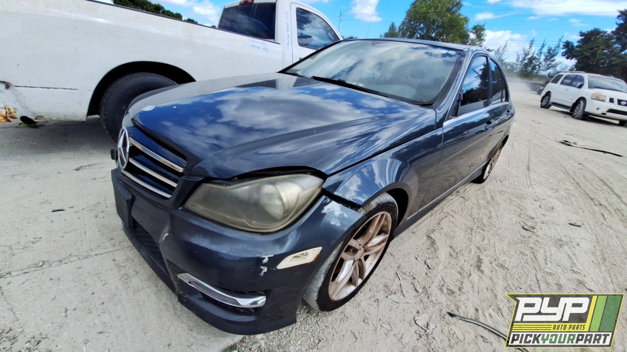 2014 MERCEDES-BENZ C300 partes disponibles