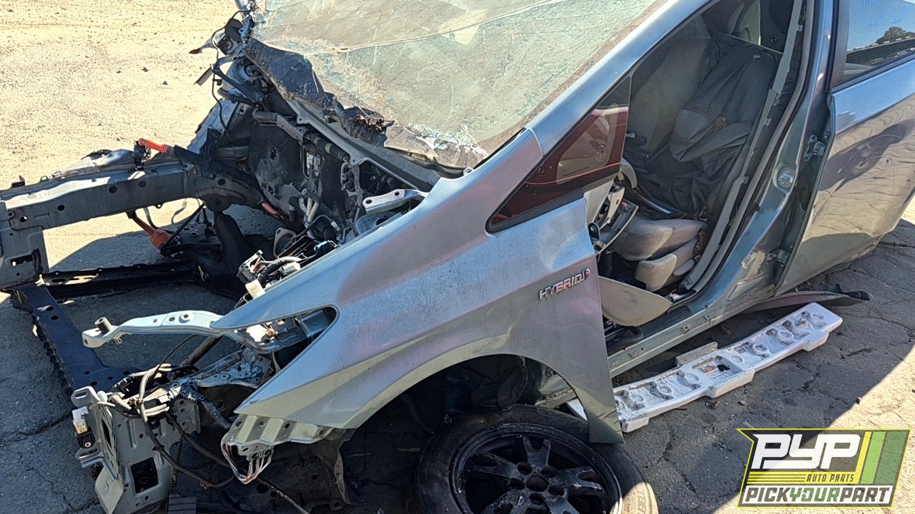 2013 TOYOTA PRIUS partes disponibles