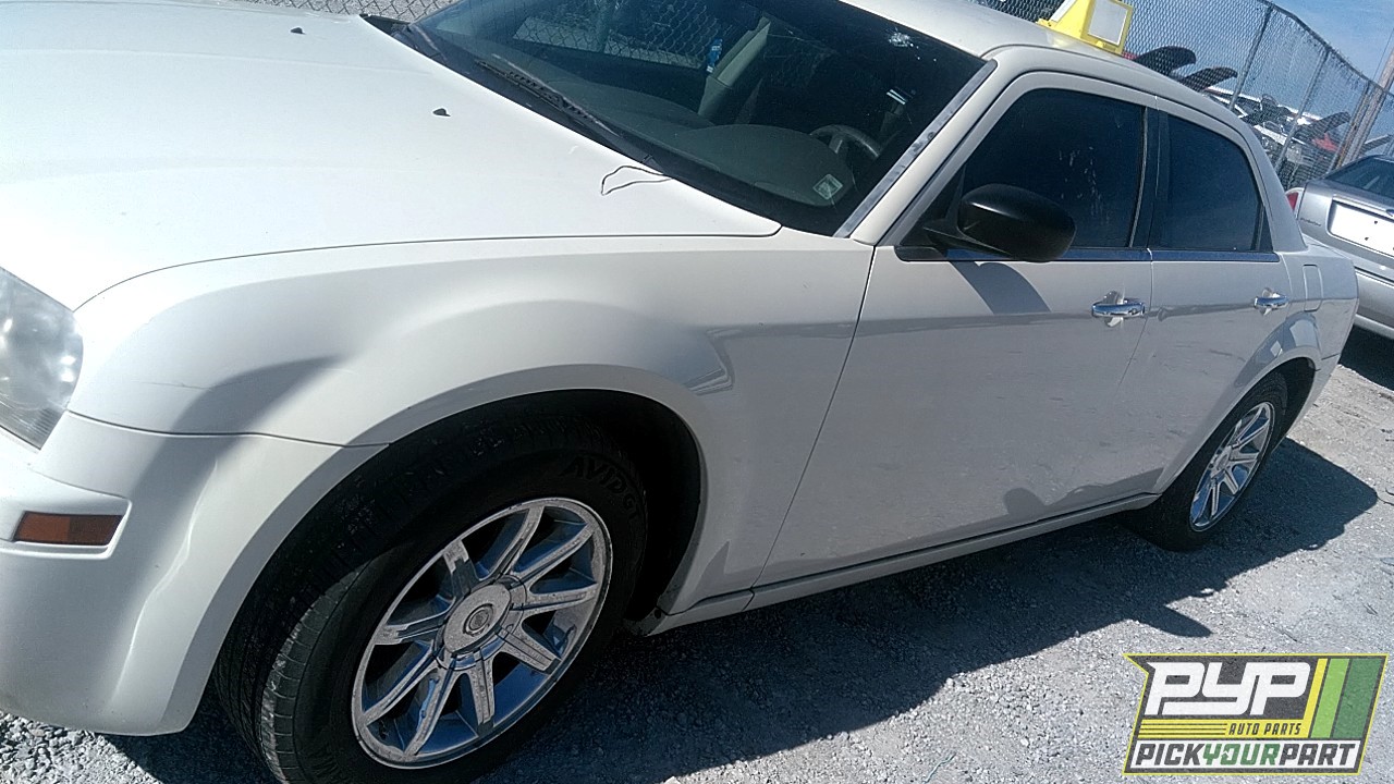 2008 CHRYSLER 300 partes disponibles