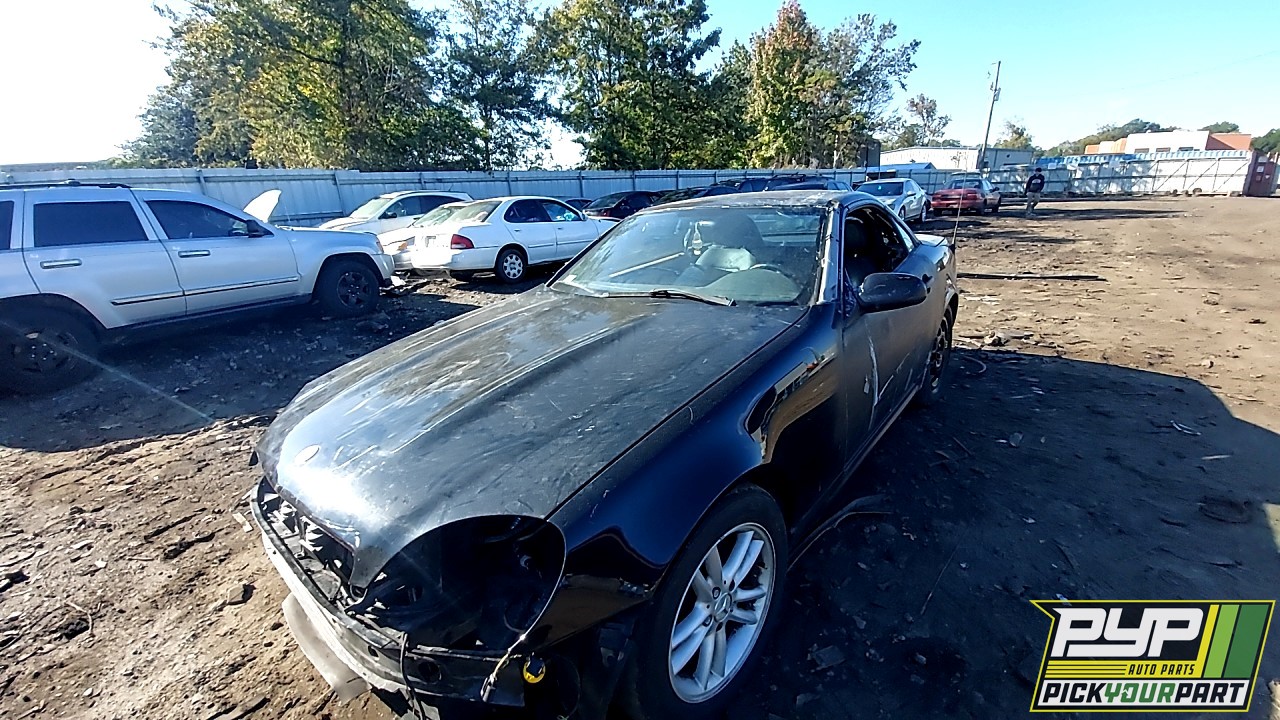 2001 MERCEDES-BENZ SLK320 partes disponibles