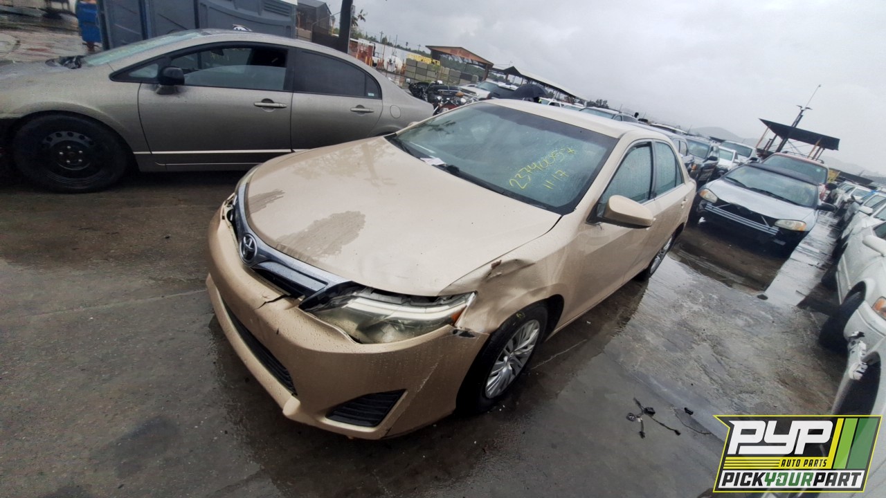 2012 TOYOTA CAMRY partes disponibles
