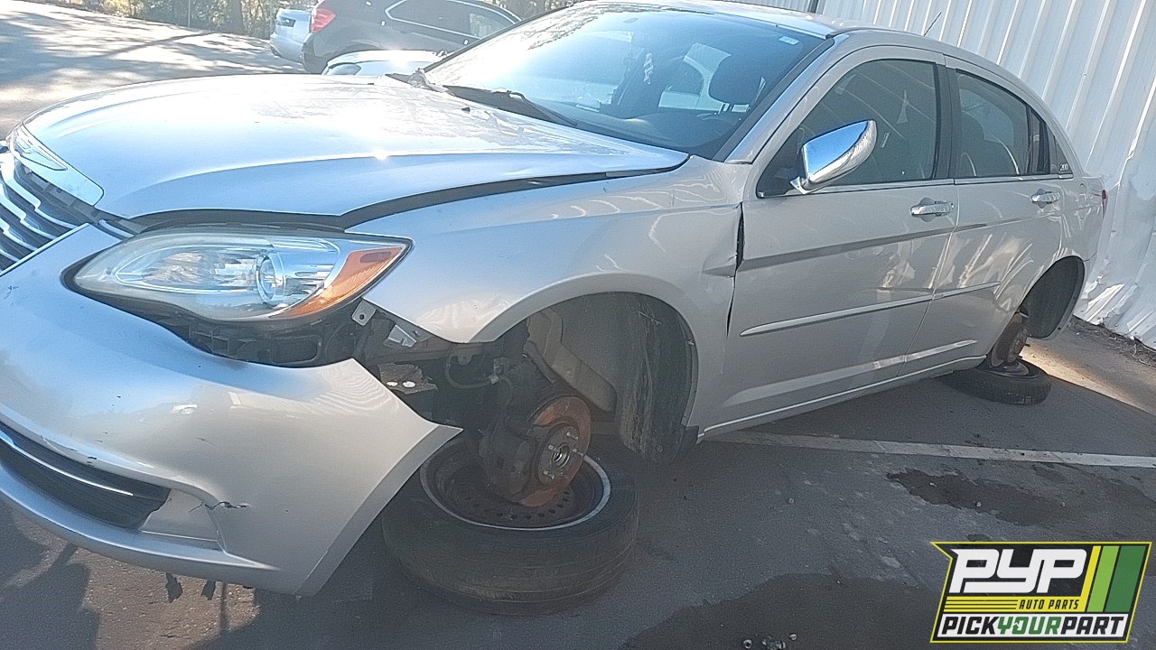 2011 CHRYSLER 200 partes disponibles