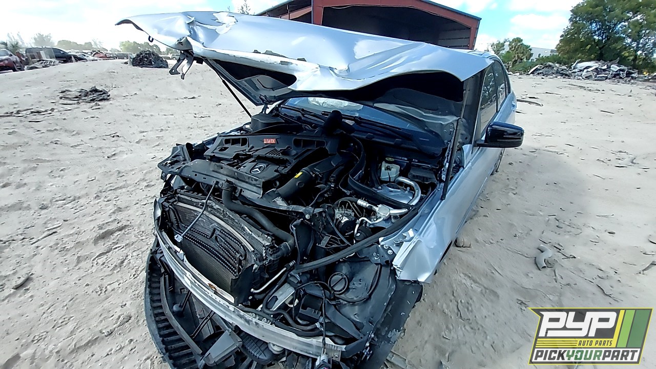 2013 MERCEDES-BENZ C250 partes disponibles