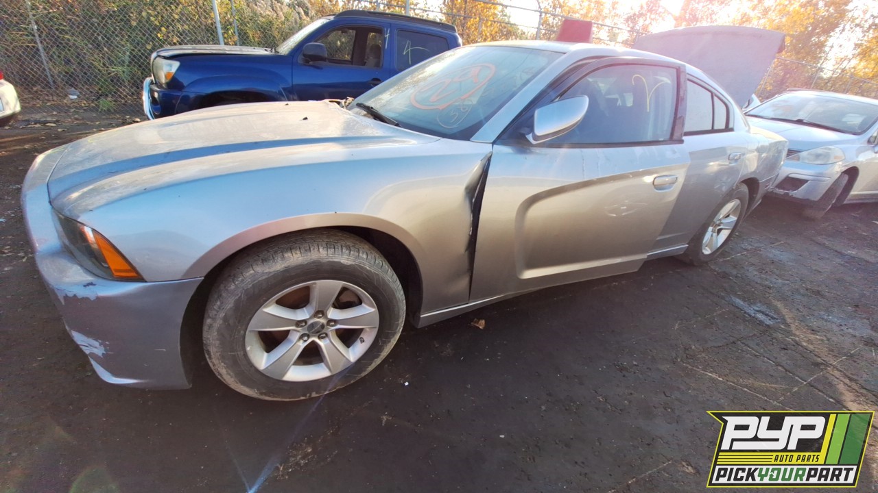 2013 DODGE CHARGER partes disponibles