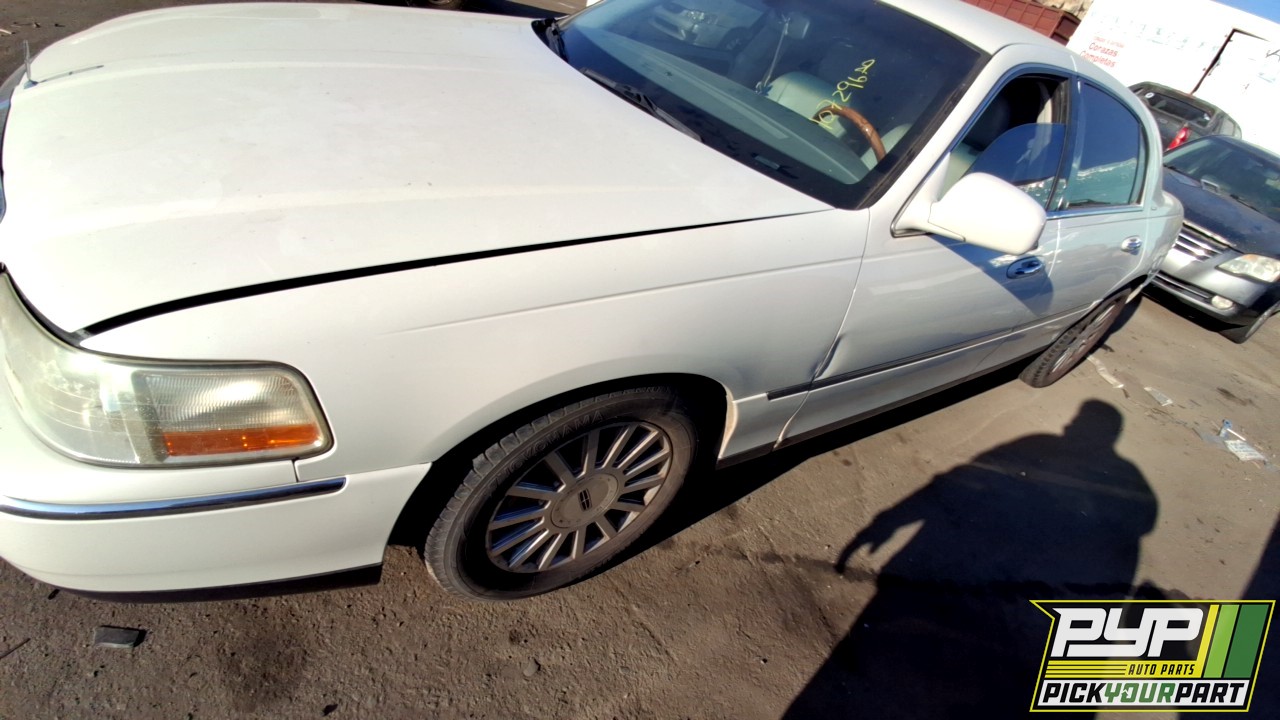 2004 LINCOLN TOWN CAR partes disponibles