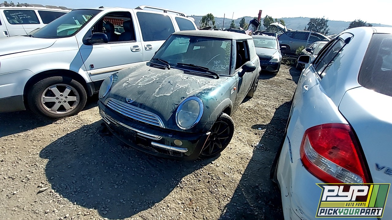 2004 MINI COOPER partes disponibles