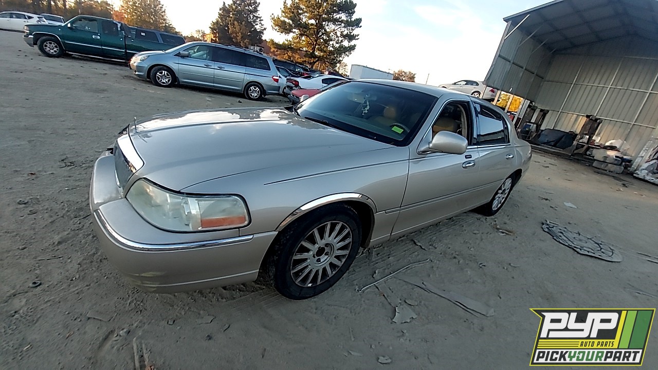 2004 LINCOLN TOWN CAR available for parts