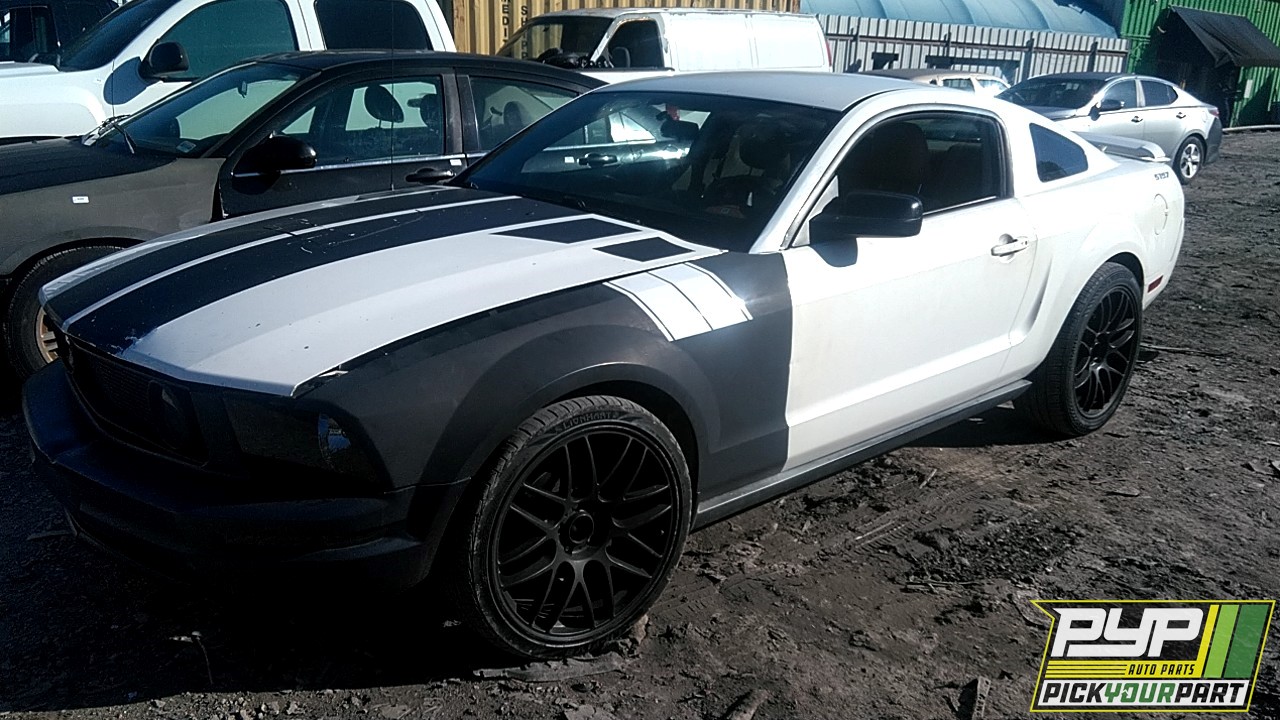 2005 FORD MUSTANG partes disponibles
