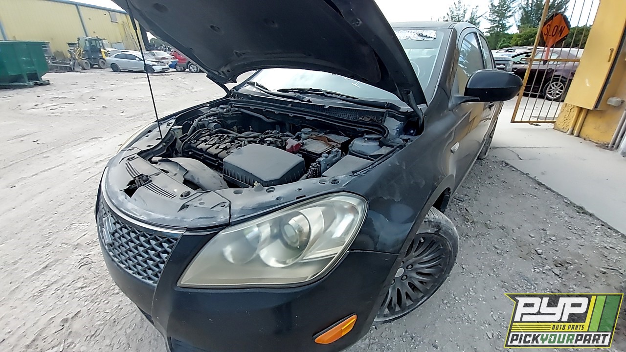 2011 SUZUKI KIZASHI partes disponibles