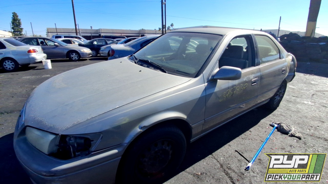2001 TOYOTA CAMRY partes disponibles