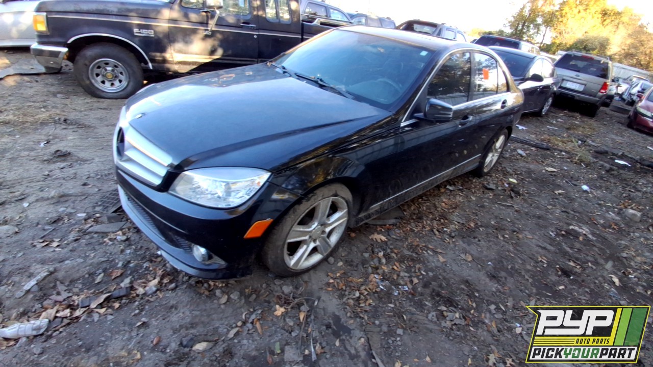 2010 MERCEDES-BENZ C300 partes disponibles