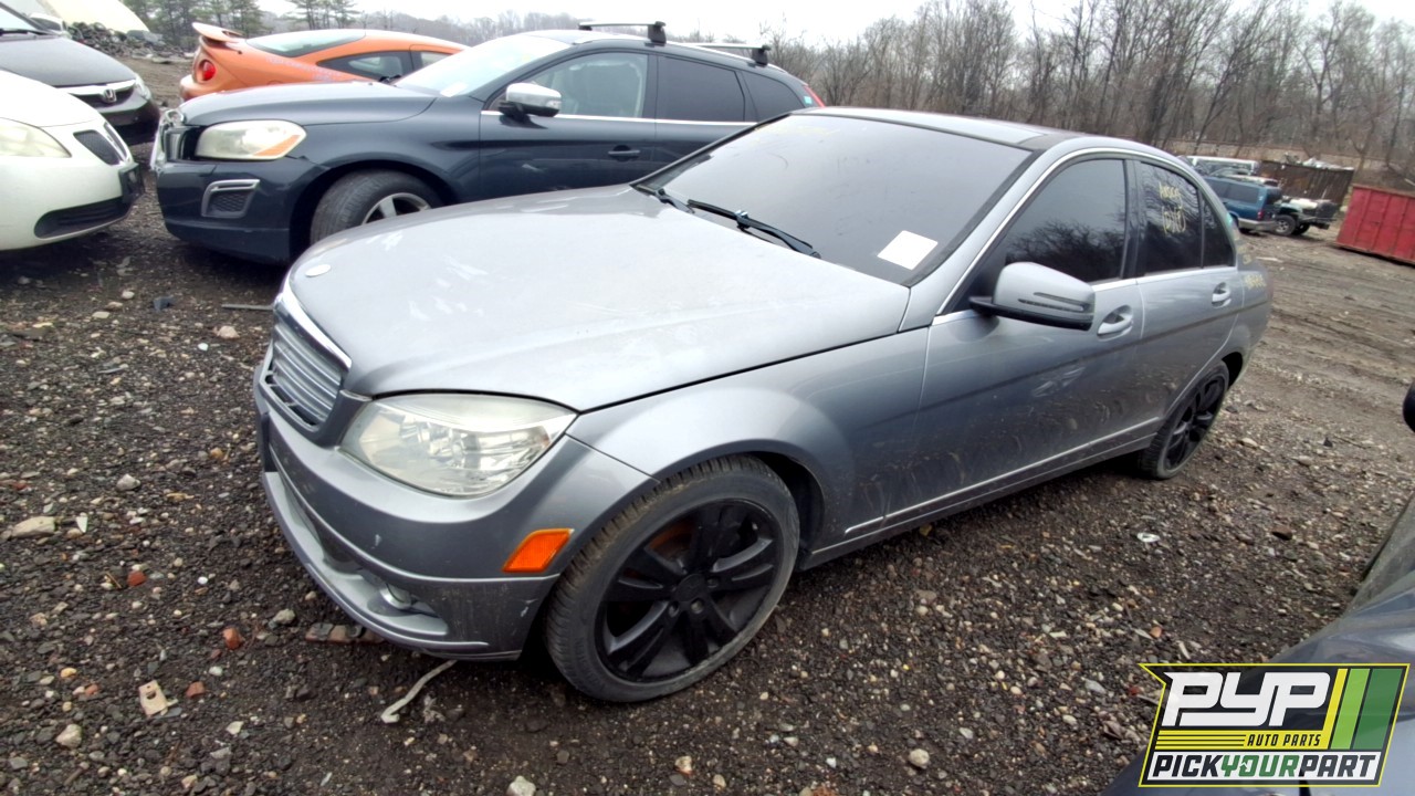 2011 MERCEDES-BENZ C300 partes disponibles