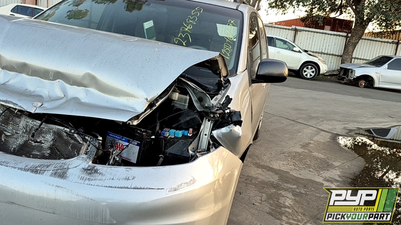 2006 TOYOTA SIENNA partes disponibles