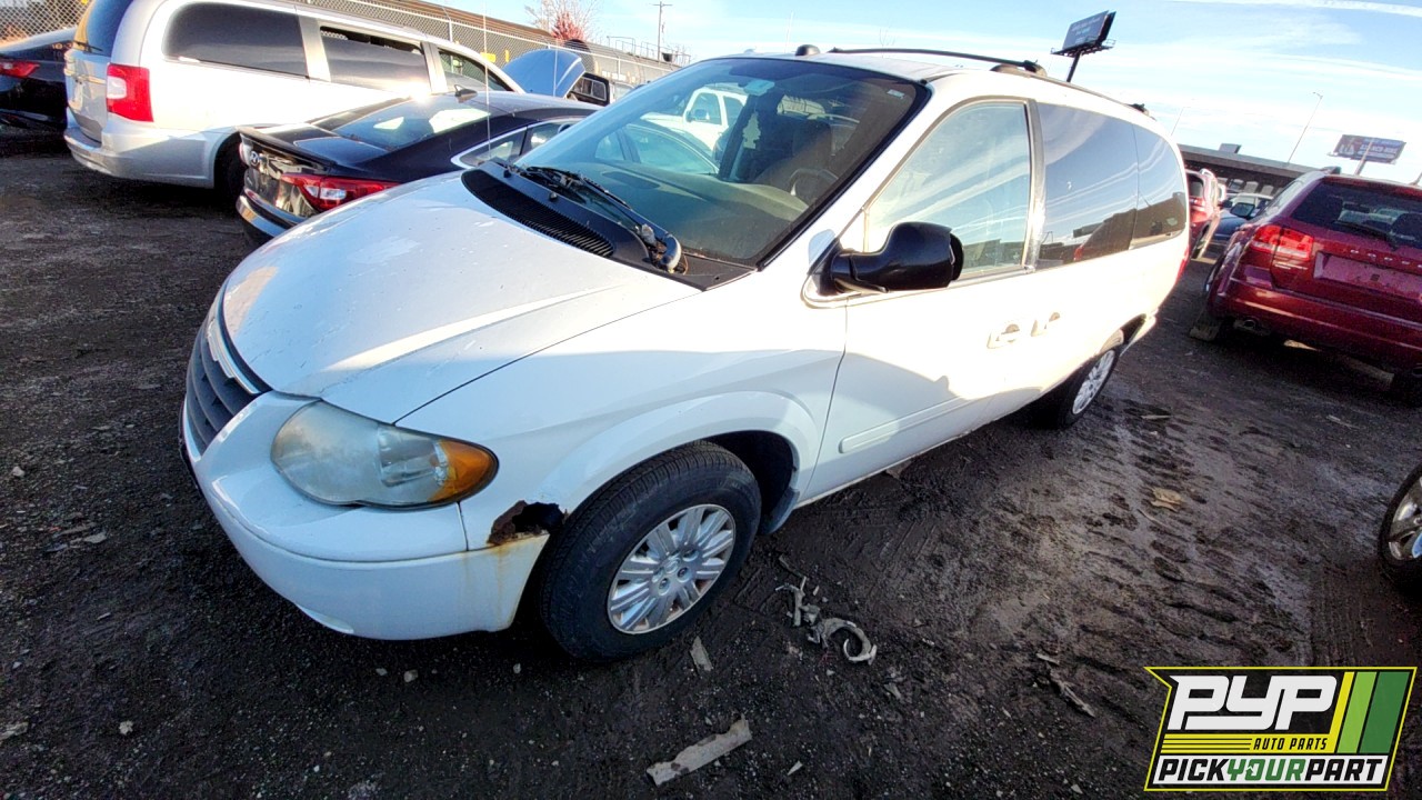 2005 CHRYSLER TOWN & COUNTRY partes disponibles