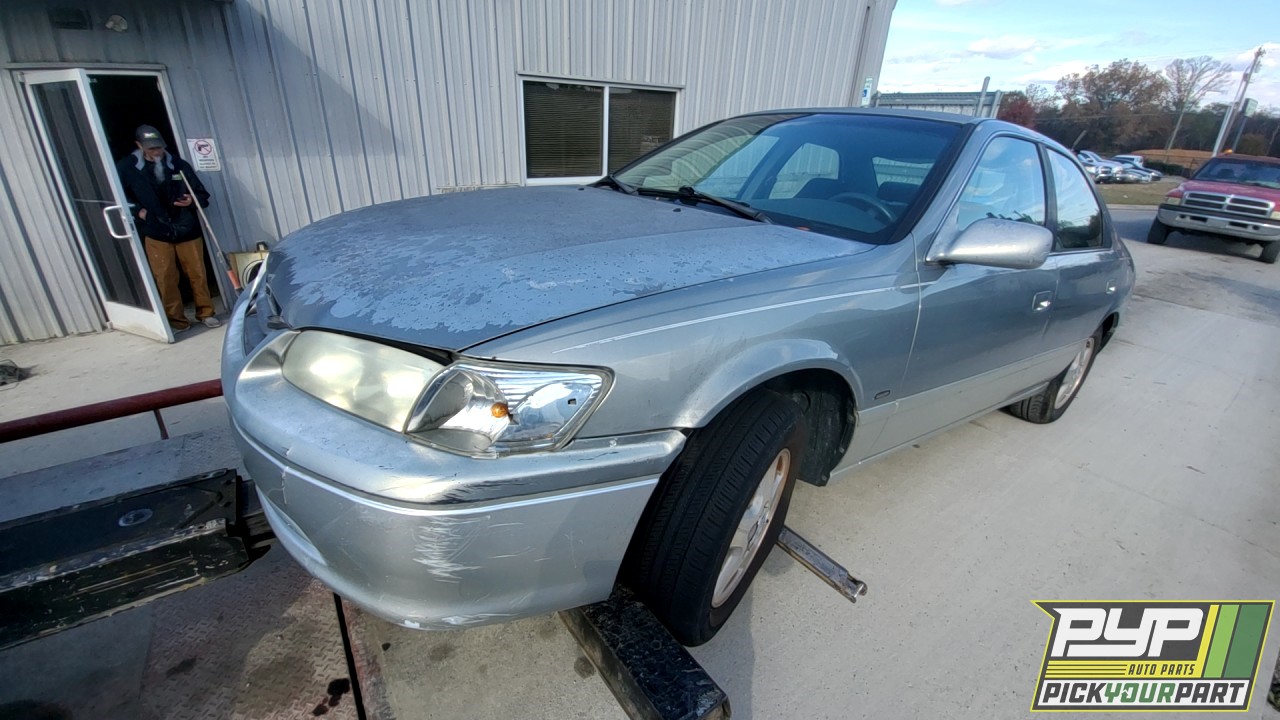 2001 TOYOTA CAMRY partes disponibles