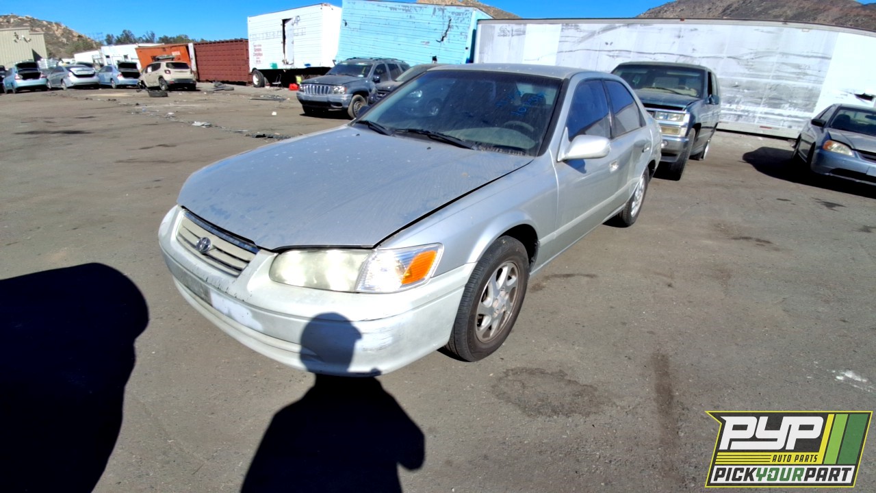 2001 TOYOTA CAMRY partes disponibles