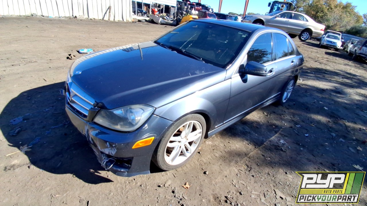 2013 MERCEDES-BENZ C250 partes disponibles