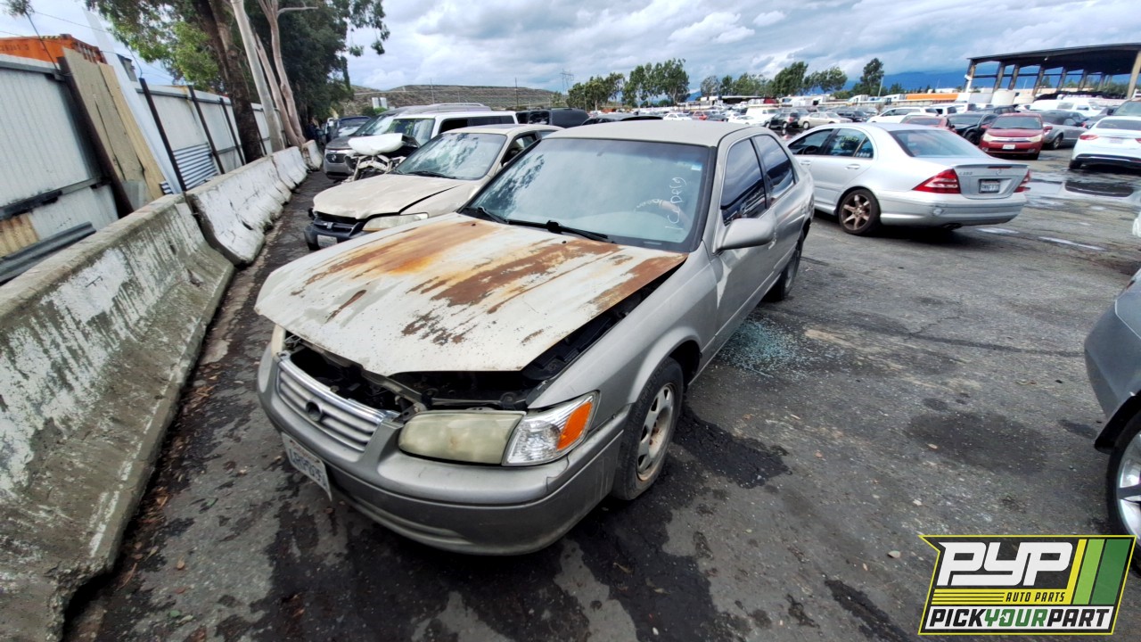 2001 TOYOTA CAMRY partes disponibles