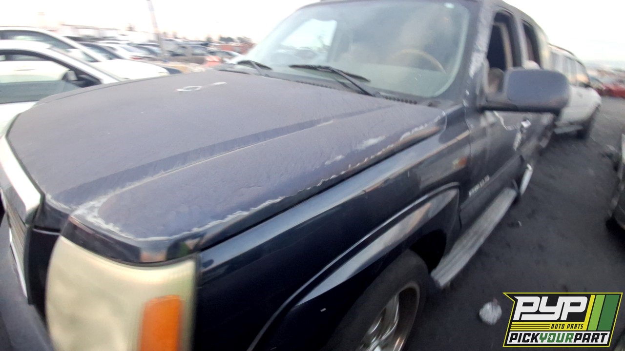 2004 CADILLAC ESCALADE available for parts