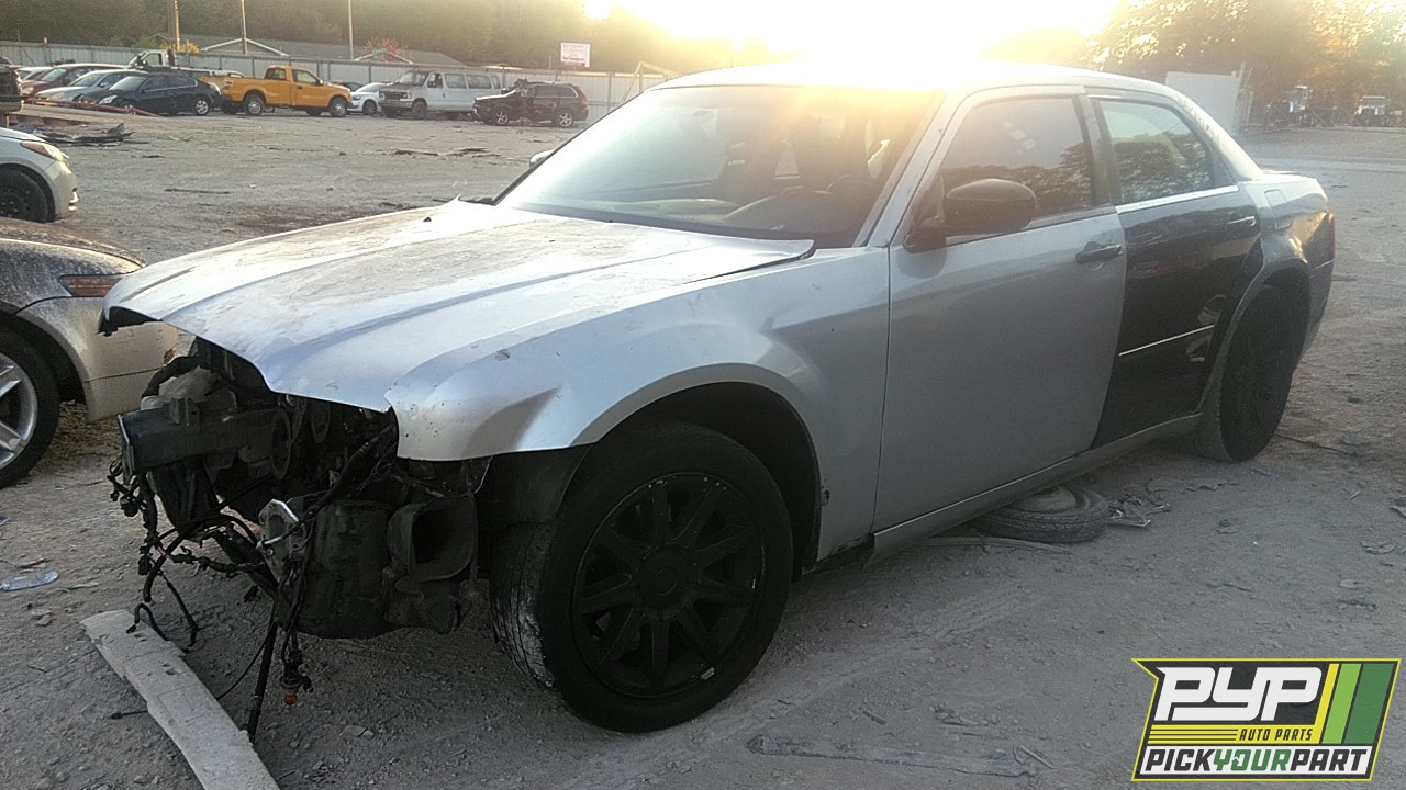 2005 CHRYSLER 300 partes disponibles