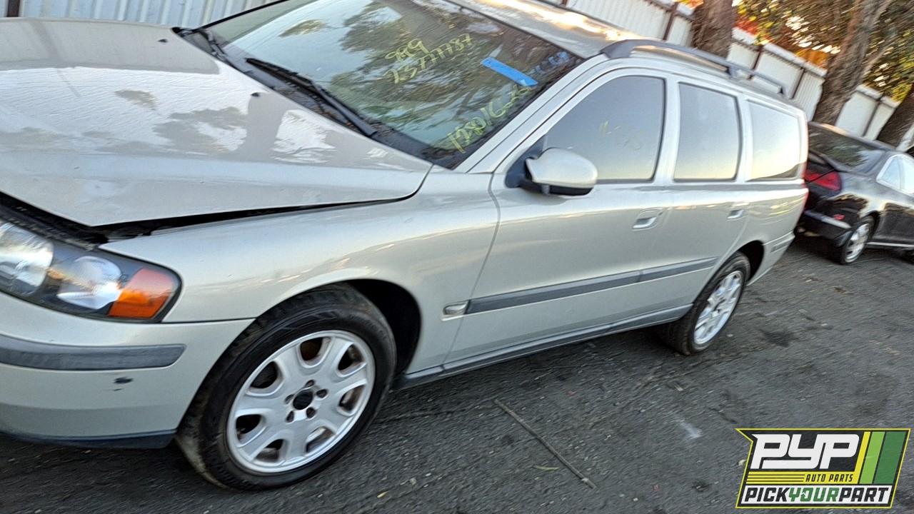 2001 VOLVO V70 partes disponibles