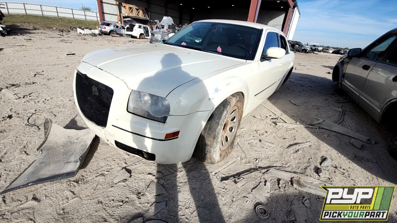 2006 CHRYSLER 300 available for parts