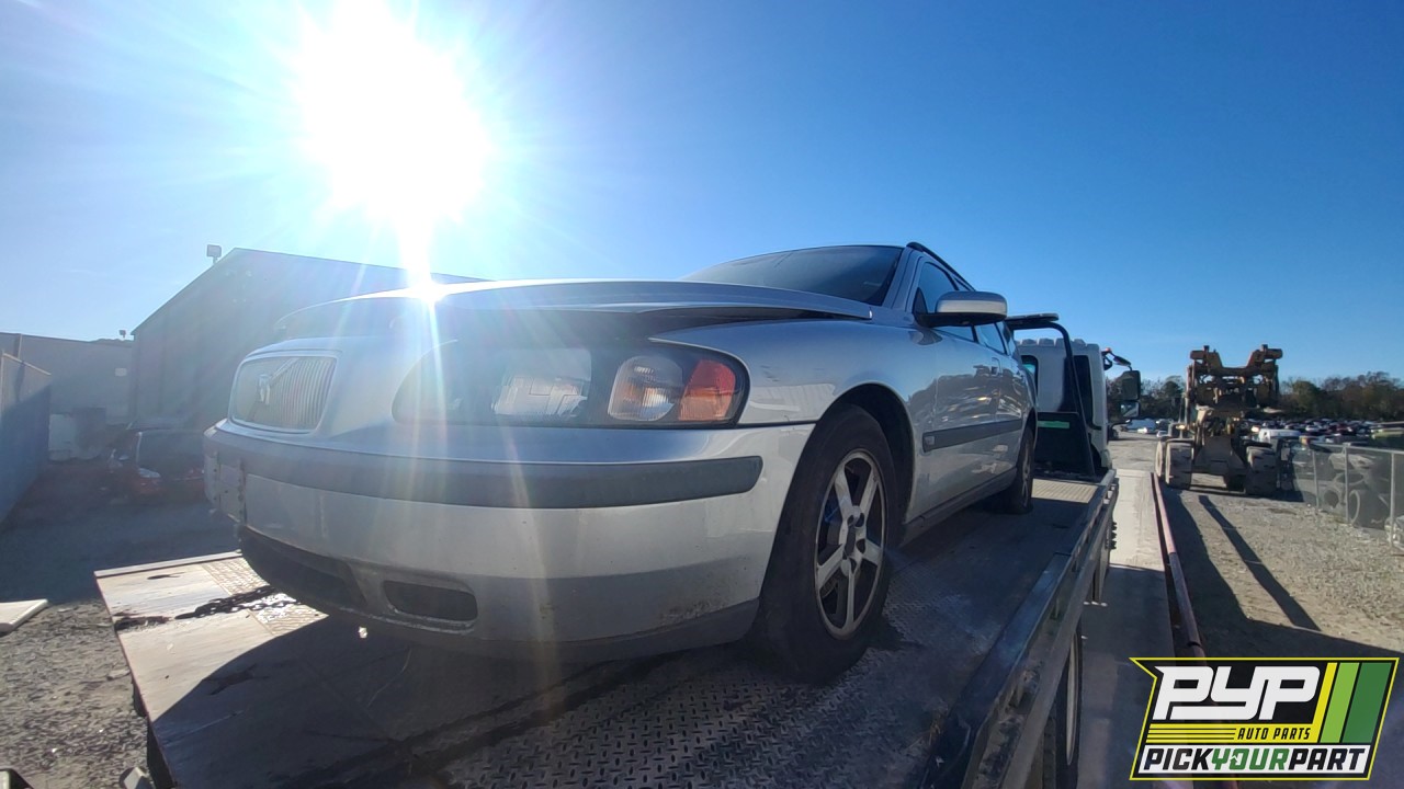 2004 VOLVO V70 available for parts