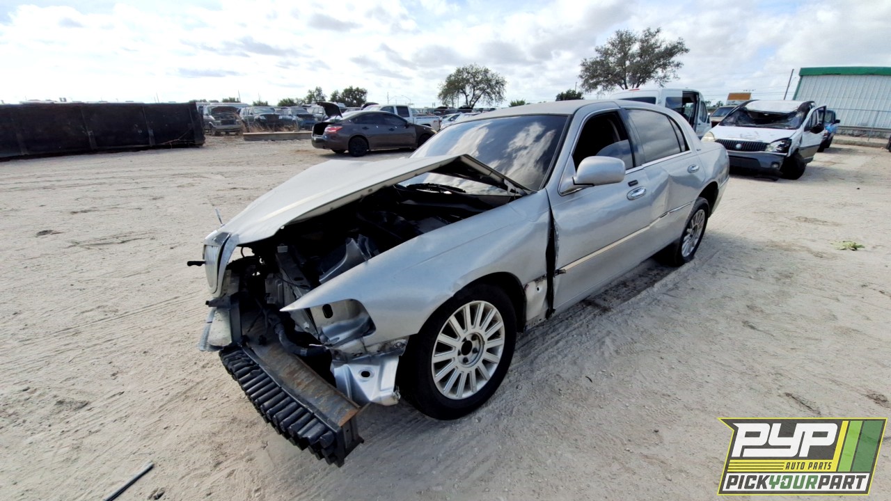 2005 LINCOLN TOWN CAR available for parts