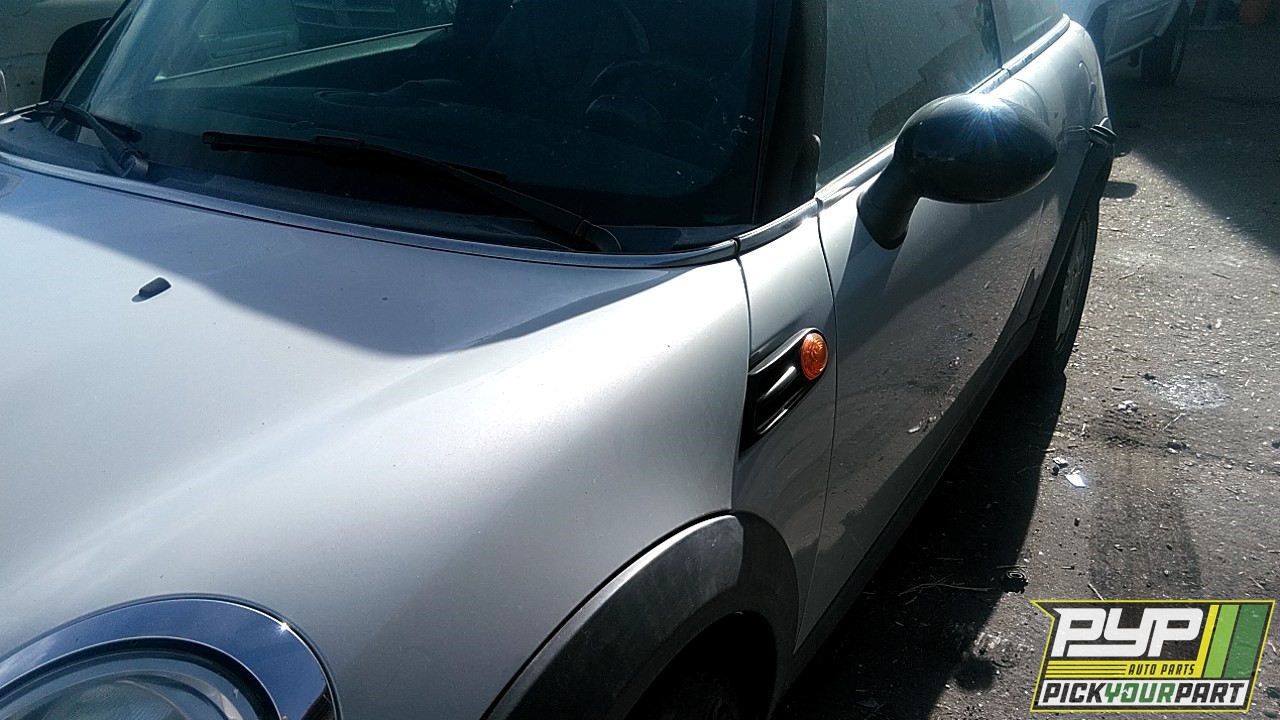 2013 MINI COOPER partes disponibles