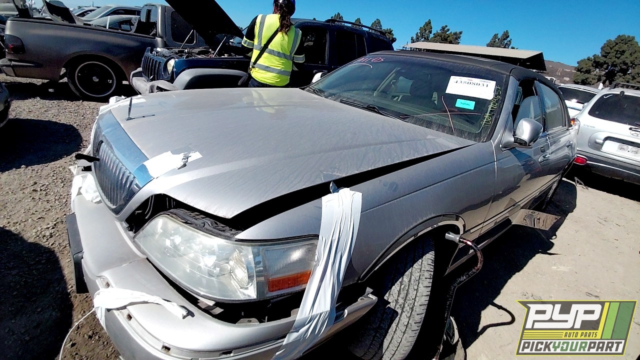 2003 LINCOLN TOWN CAR available for parts