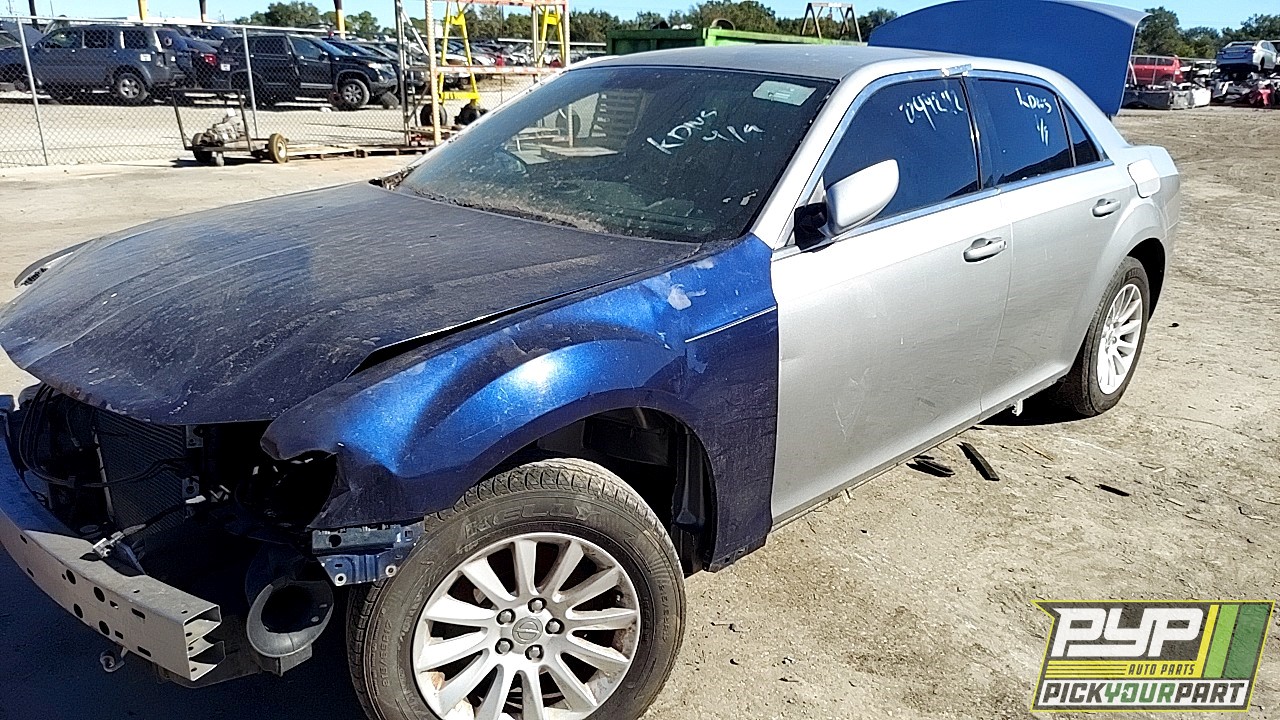 2011 CHRYSLER 300 partes disponibles