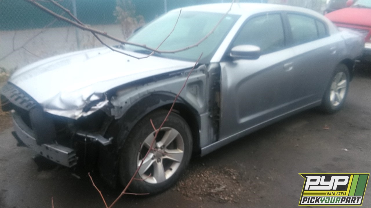 2013 DODGE CHARGER partes disponibles