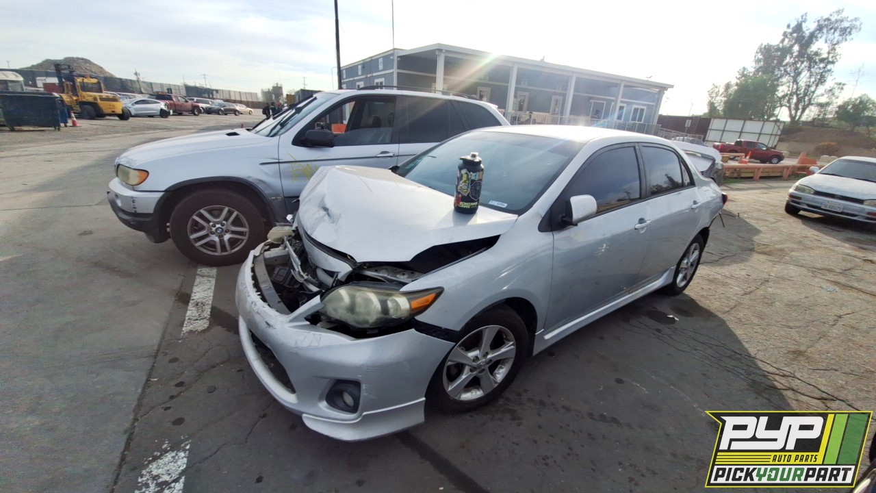 2013 TOYOTA COROLLA partes disponibles